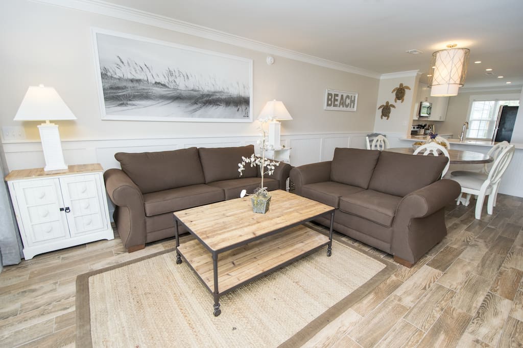 Couch, Furniture, Hardwood, Chair, Bathroom