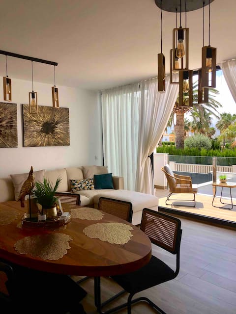 Villa Blanca by the Sea