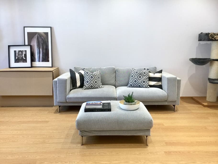 Large bright lounge area to relax
