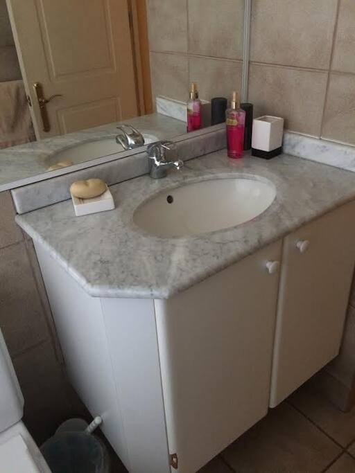 Lavamanos del baño.