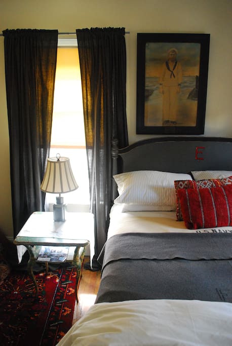 Room With Queen Bed