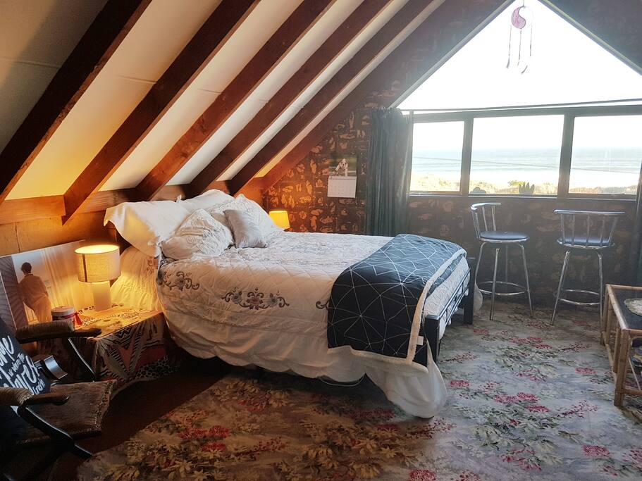 You can lie on the bed and watch the waves roll in