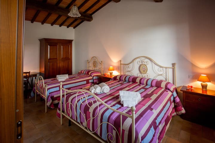 Тройна стая (двойно + единично легло)