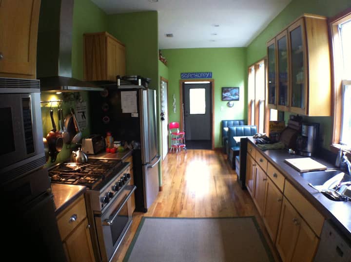 Buckhorn Creek Lodge, "Nature on the River" Houses for Rent in