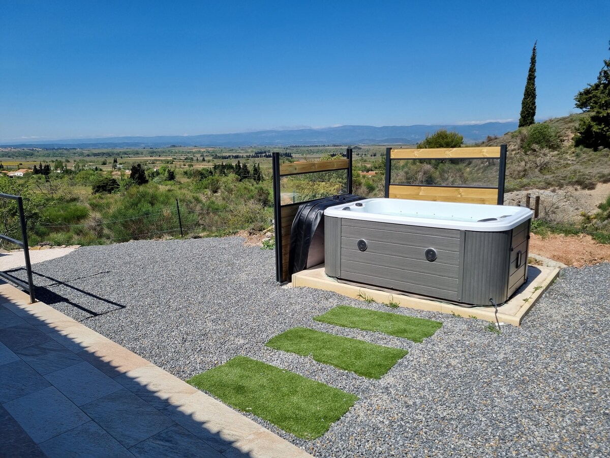 Carcassonne Hot Tub Rentals - Occitanie, France