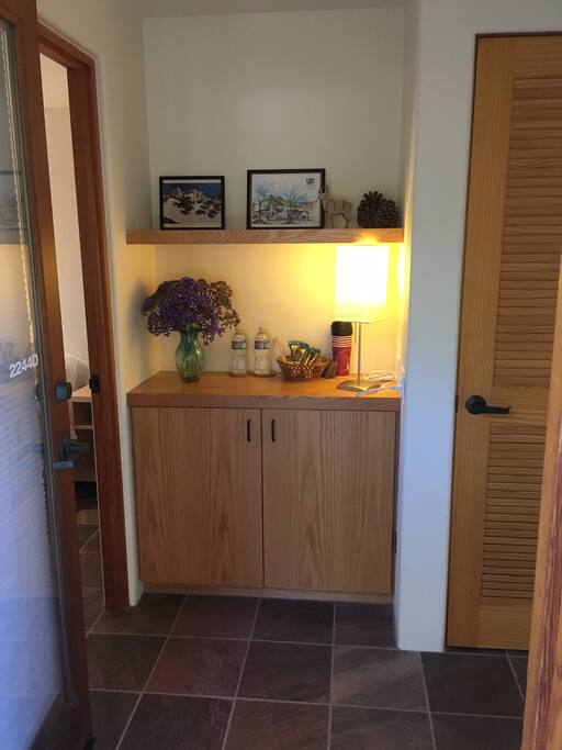 Private entrance with slate floors throughout