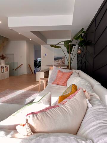 Contemporary 3BR Family-Friendly Oasis Close to DT gallery image 5