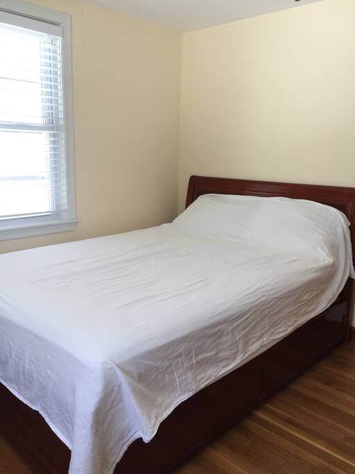 Guest bedroom 14ft*12ft photo1