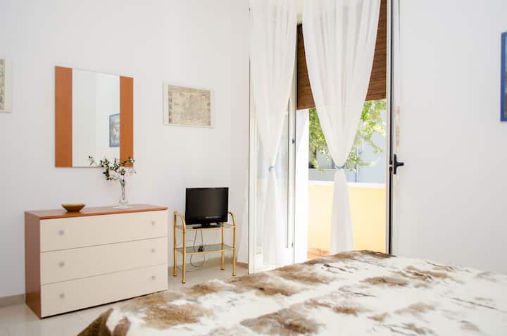 Studio "NelCuorediReggio" + WiFi, air conditioning