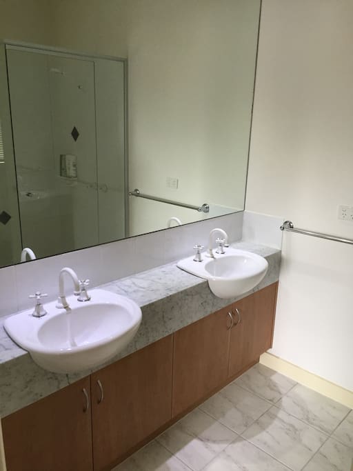 Ensuite double basins
