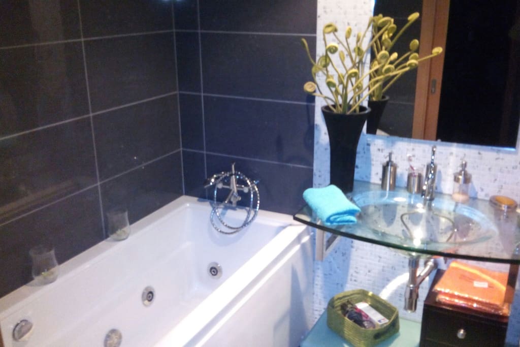 Private Bath Room