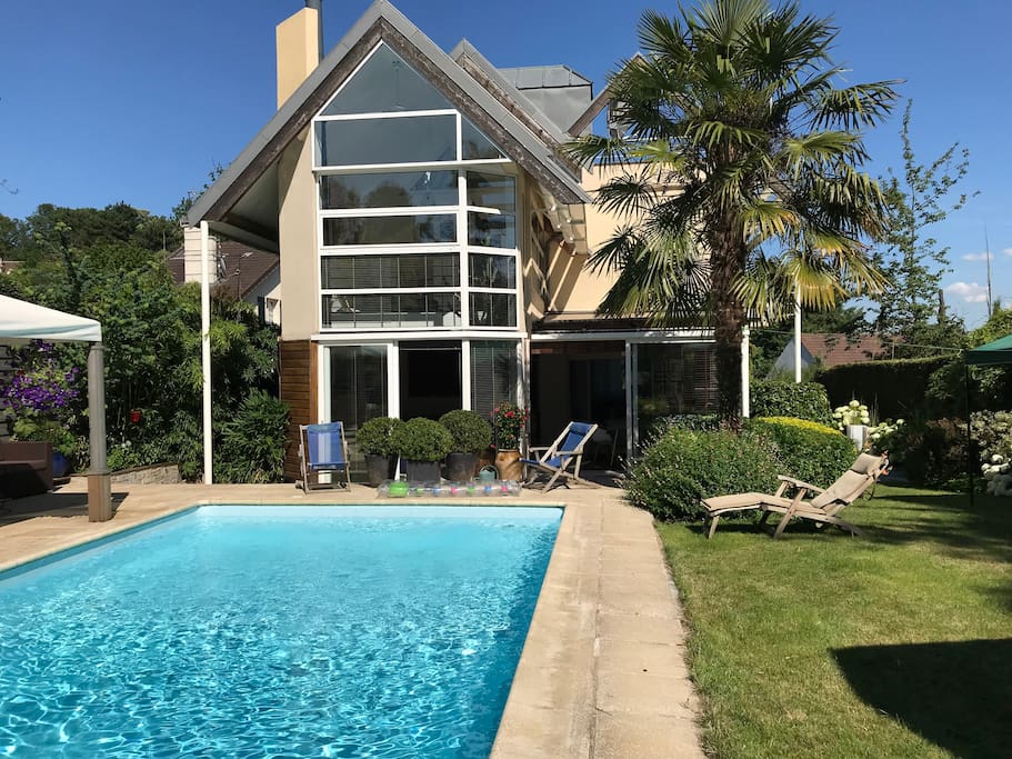  Villa  avec piscine chauff e  17 km de  Paris Maisons  