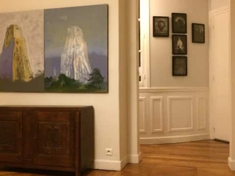 Propriété Airbnb réussie: Apt 60 sqm So Parisian on exclusive Ave Trudaine à Paris