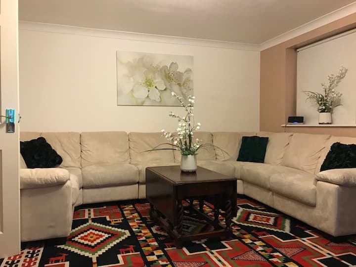 Elegant Living Space For Your London Vacation - Kingston upon Thames