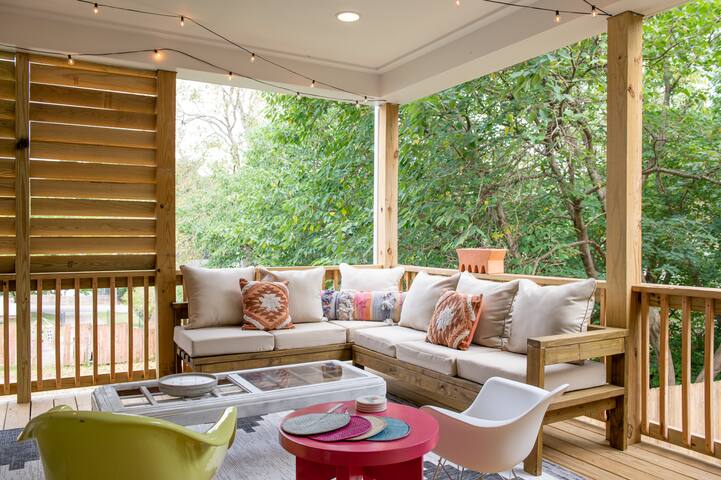 East Nashville Charmer – The Dolly Llama gallery image 5