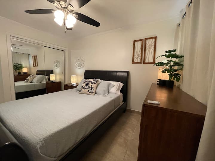 Bračni krevet (160x200) i ormar s vješalicama 