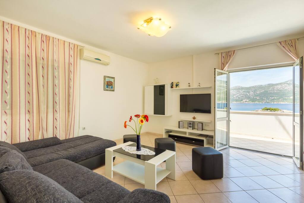 Living room, Surface: 19 m²