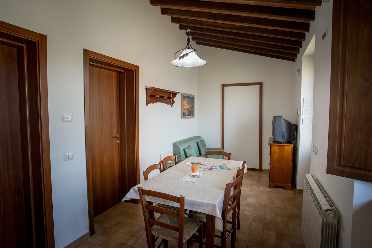 Top Airbnb: Apartment for 4 with pool near Perugia in Umbria in Perugia