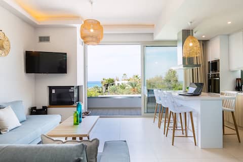 Top Airbnb: Adelhome - Sea view & walking distance to beach! in Περιφερειακή Ενότητα Ρεθύμνης