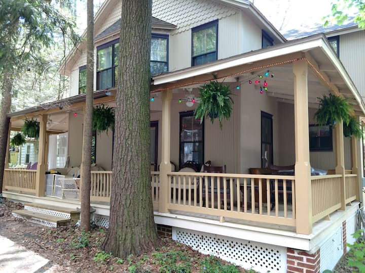 Transcendentalist on 6th Street Cottages for Rent in Mount Gretna