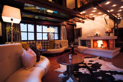 Luxury chalet with wellnes and heated pool.