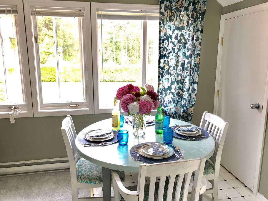 Dinner in town or feel free to make a meal in your cozy suite