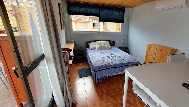 Il "Penthouse" con aria condizionata e riscaldamento, e un letto matrimoniale con ottimo materasso.