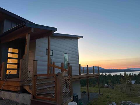 Luxury, modern villa near marina on Lake Koocanusa