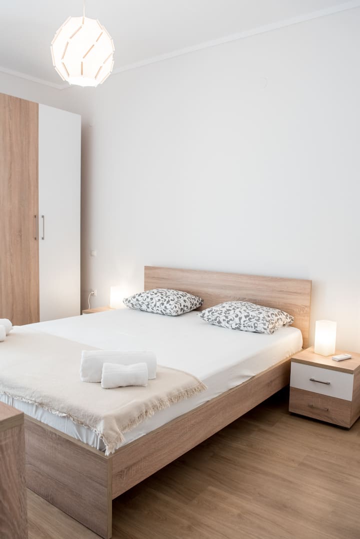 Bedroom_corner_view