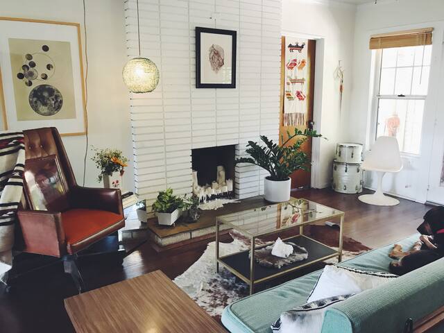 Cozy Echo Park Artist's Bungalow