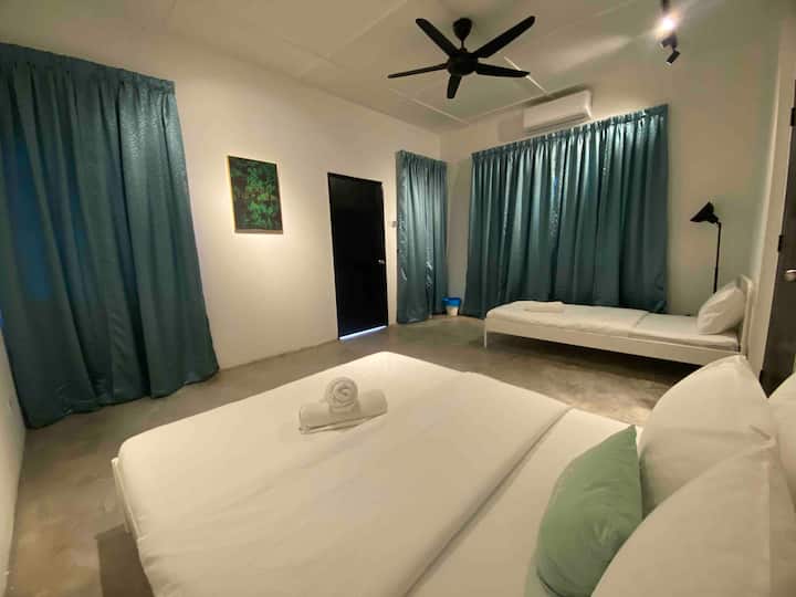 Room 3 comes with 1 single bed & 1 double bed