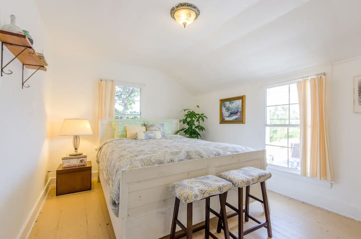 Great Private Room in Venice Beach