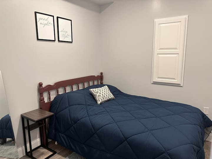Schlafzimmer 1