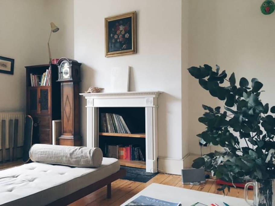 Lounge (entry level)