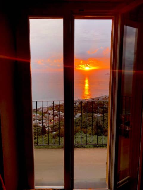 Annuncio Airbnb popolare: Santa Giulia Hamlet a Lavagna