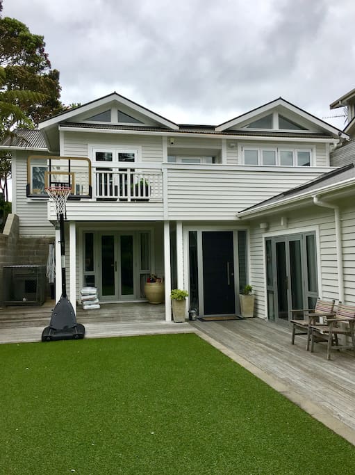 4 bedroom home by day