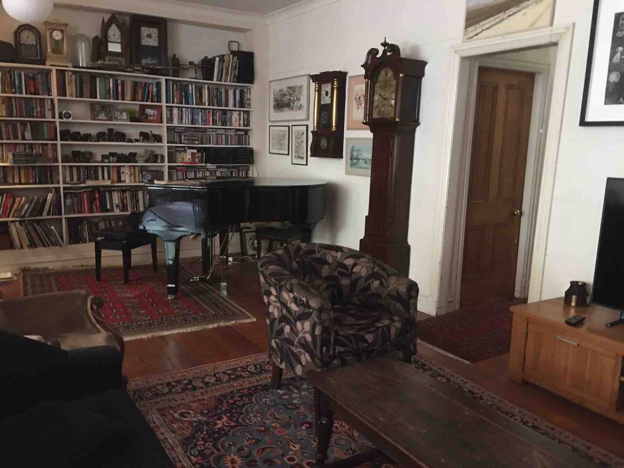 The Inner West House Of Clocks Houses For Rent In Leichhardt