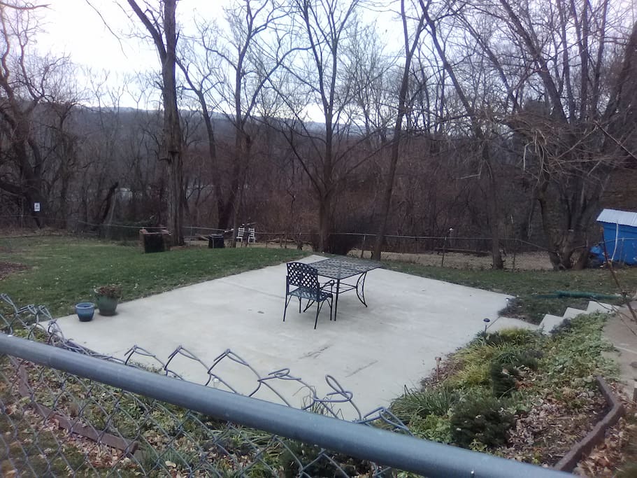 patio in big yard with view of mountains and Potomac River