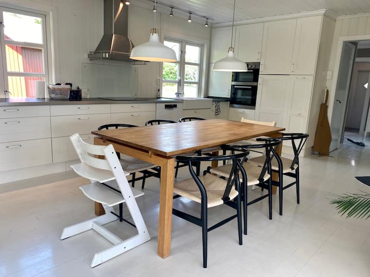 Spacious house, ideal for big families or friends!