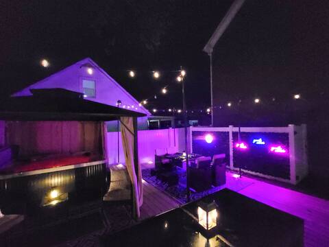 Beach Retreat with Hotub, Grill, Gameroom, EVc