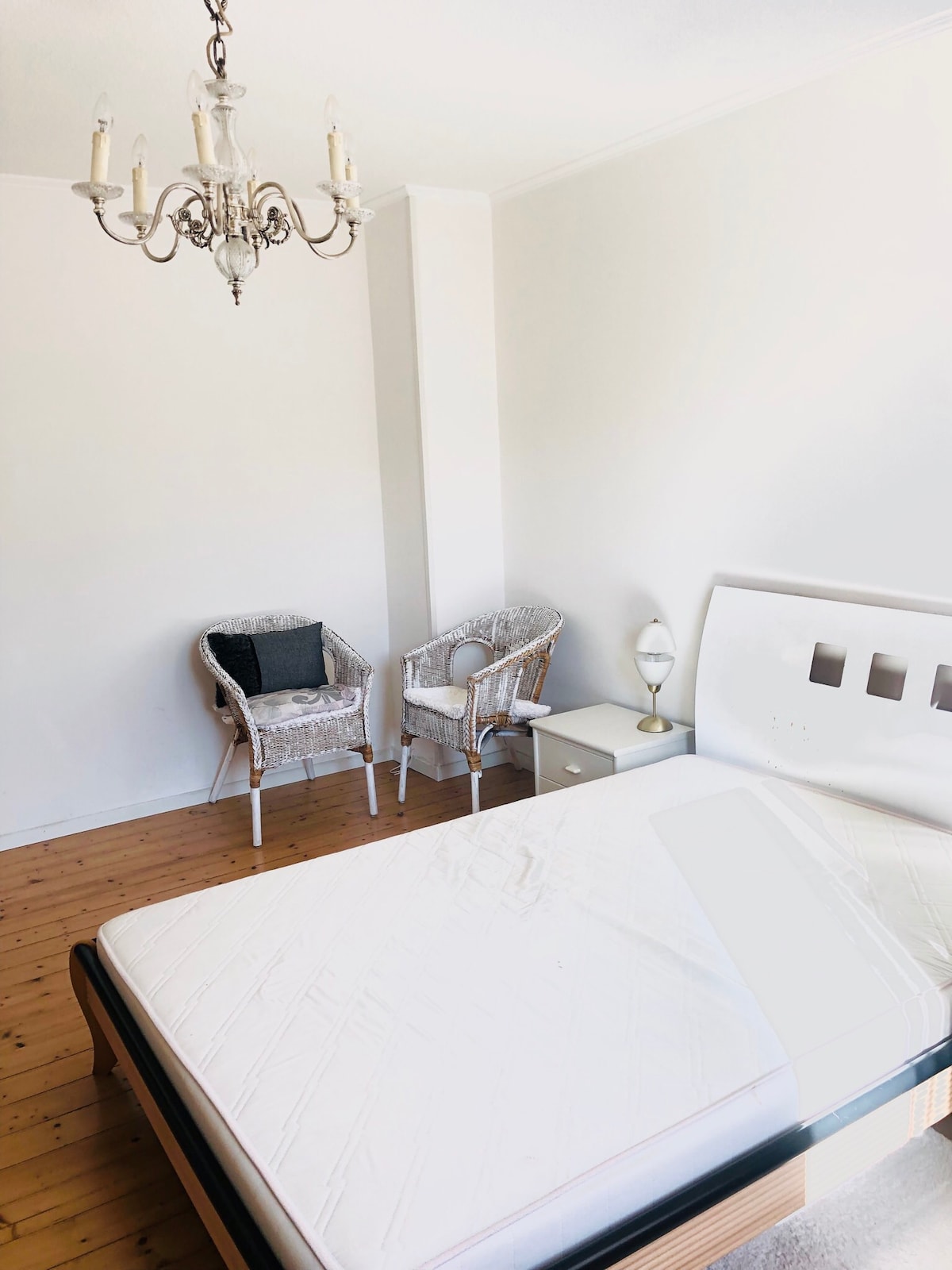 Легло 140x200 с чист матрак H3/4