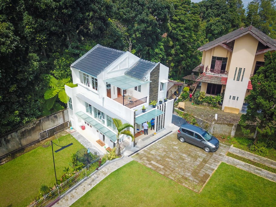 Villa Mandalagiri Puncak - Villas for Rent in Cisarua, Jawa Barat