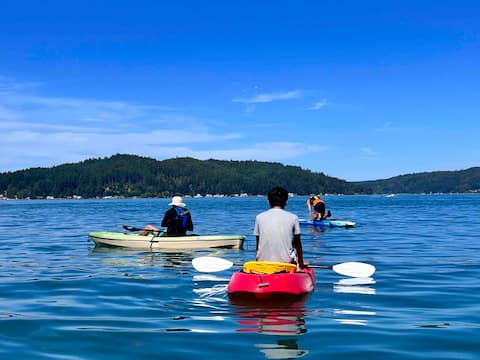 Beachfront house near Alderbrook resort w king bed