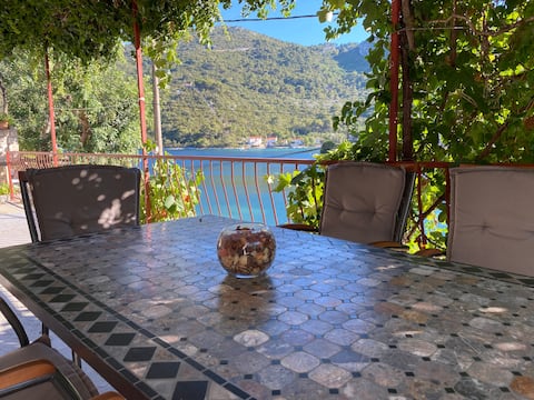 House for 6 in charming Okuklje bay