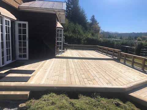 Lazy Daze Lodge - One Flat Rate - No hidden costs!