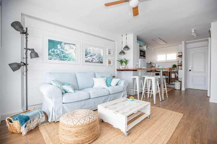 Stylish 1st Line Beach Apartment In Costa Blanca - Alicante