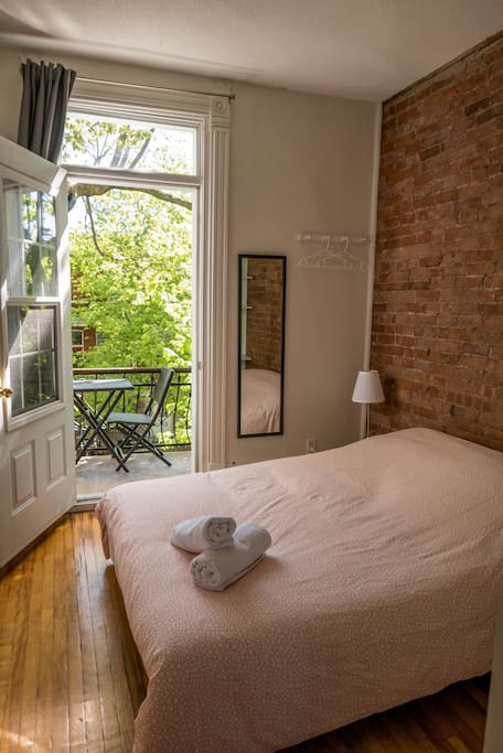 Votre chambre avec balcon privé.