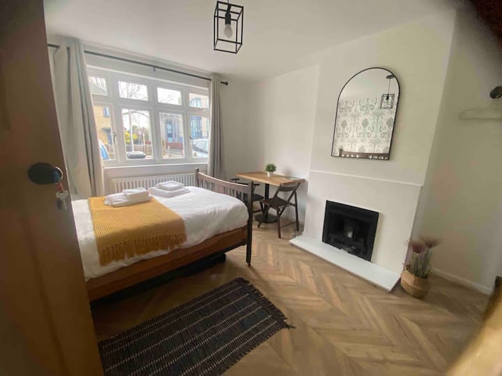 *Large room w/private shower room in central CB Houses for Rent in