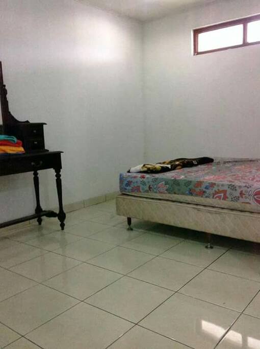 Kamar 1