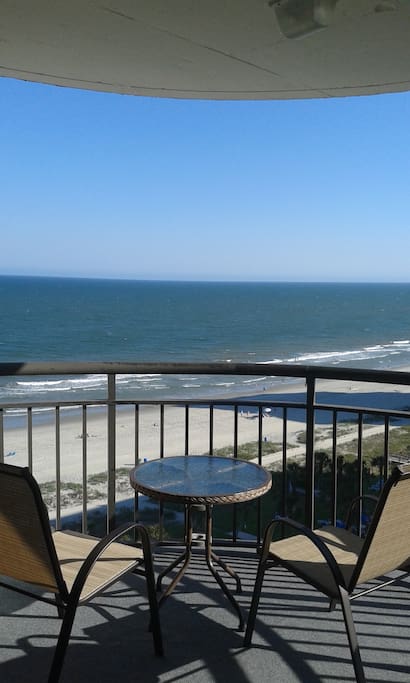 Private Balcony with a Great View!